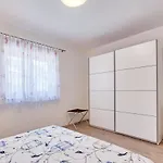 شقة Lara ميدولين
