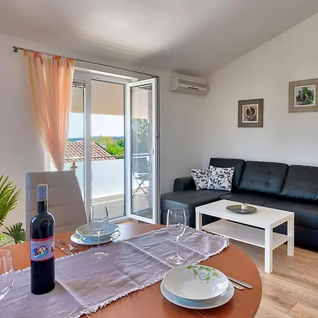 Apartment Lara