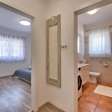 Lara Apartment